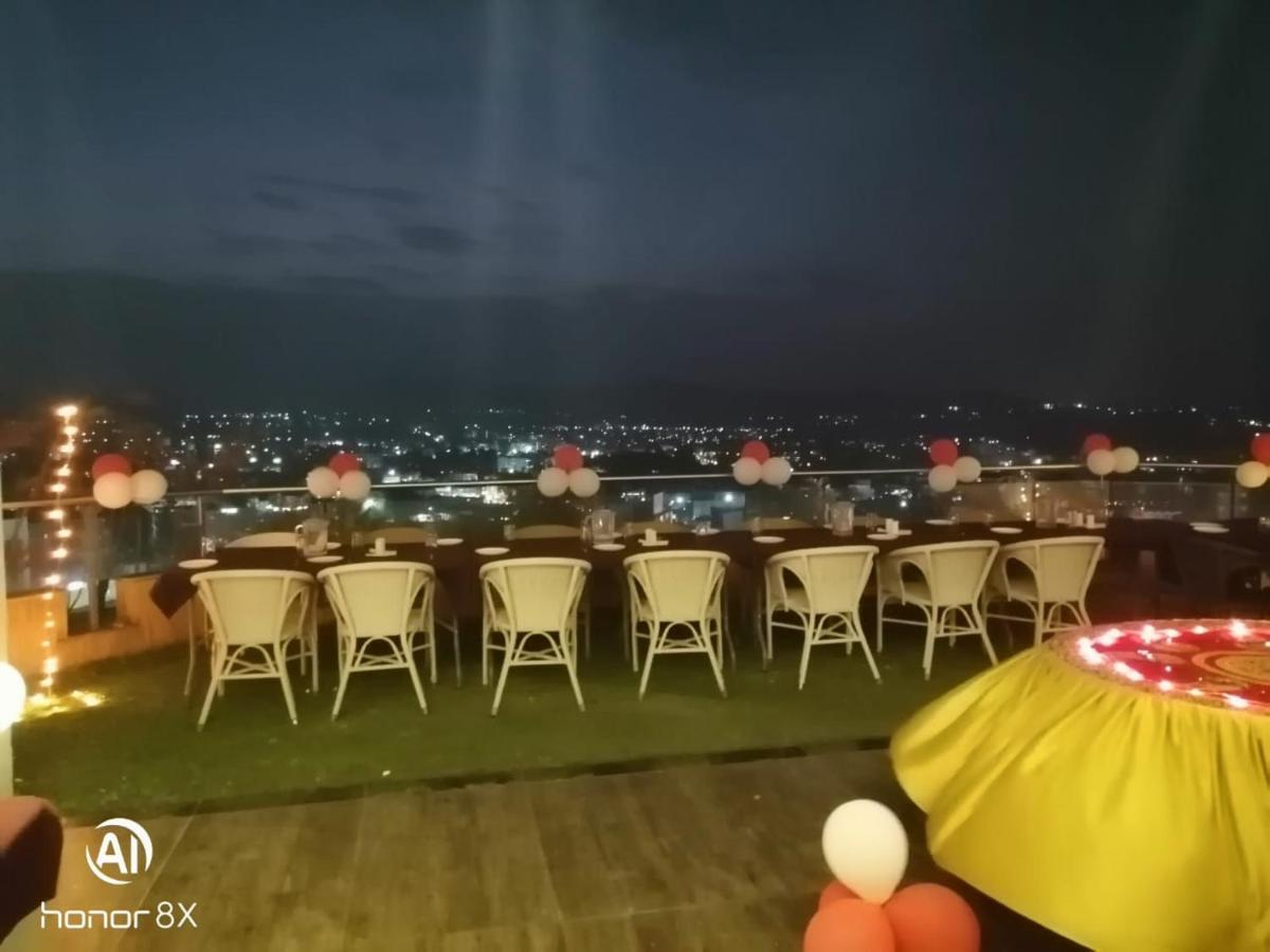 فندق مهراجا ريجنسي ساتارا المظهر الخارجي الصورة